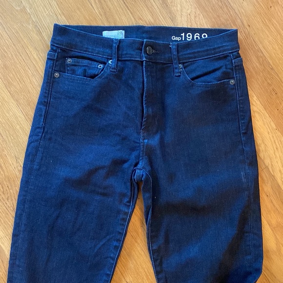 GAP Slim Straight Jeans - Picture 2 of 4